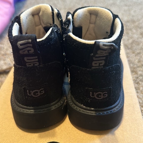 Ugg boots - Picture 2 of 3